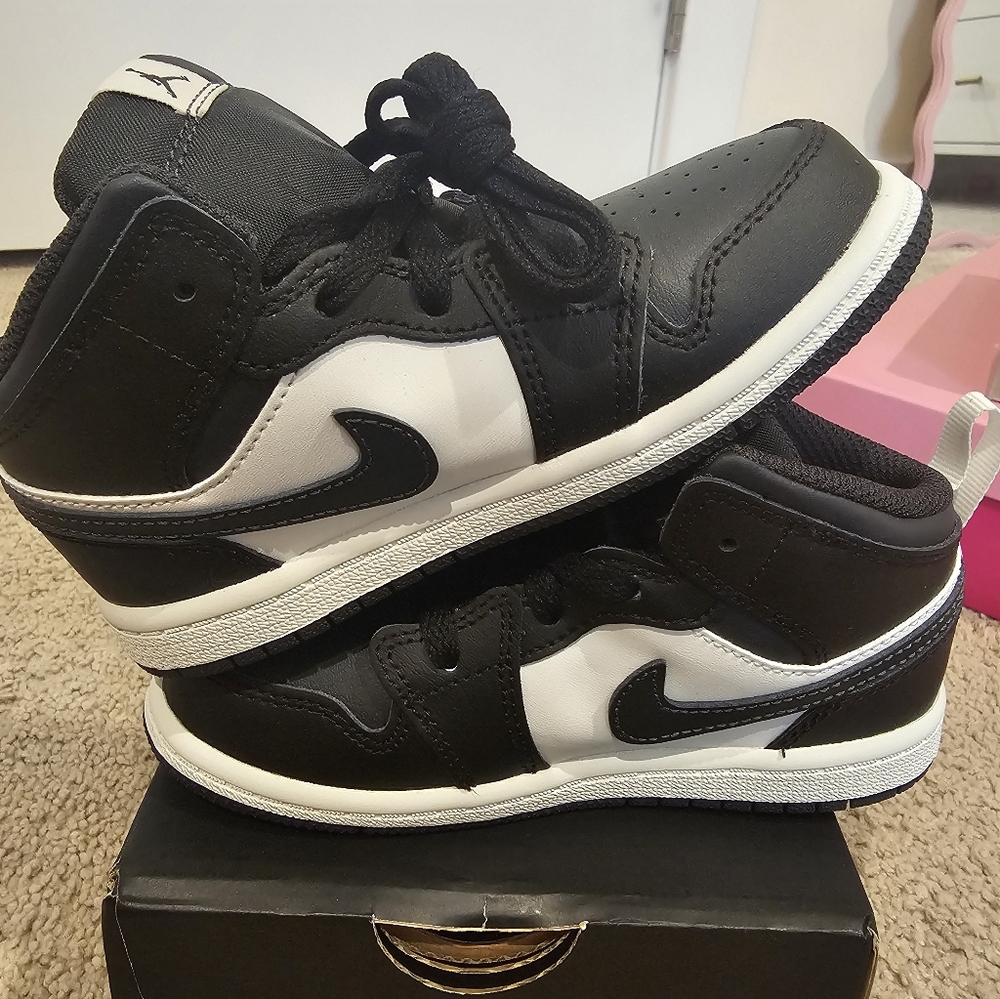 NEW - Kids Jordan 1s -Black and White Sneakers